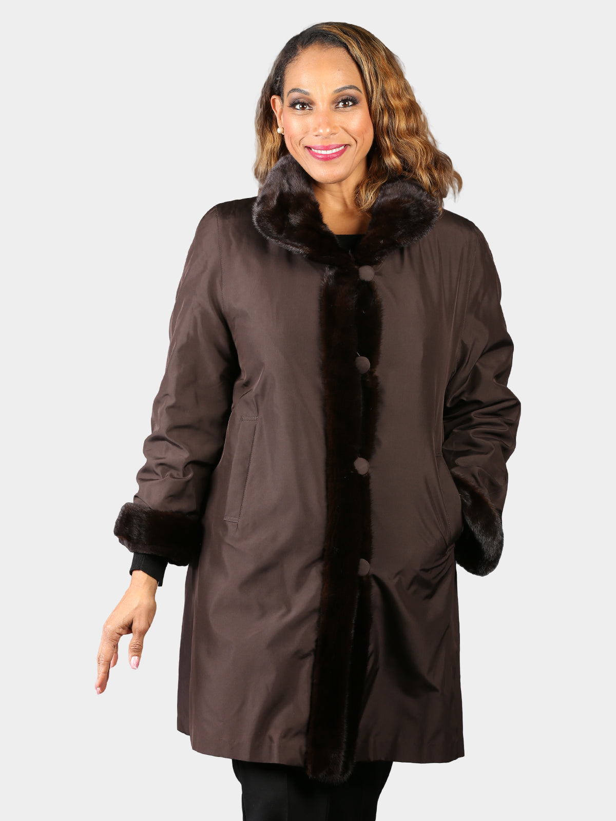 BRONZE FUR ブラック Sサイズ Woman's Brown Sheared Mink Fur Stroller Reversible to Brown Rain Taffe