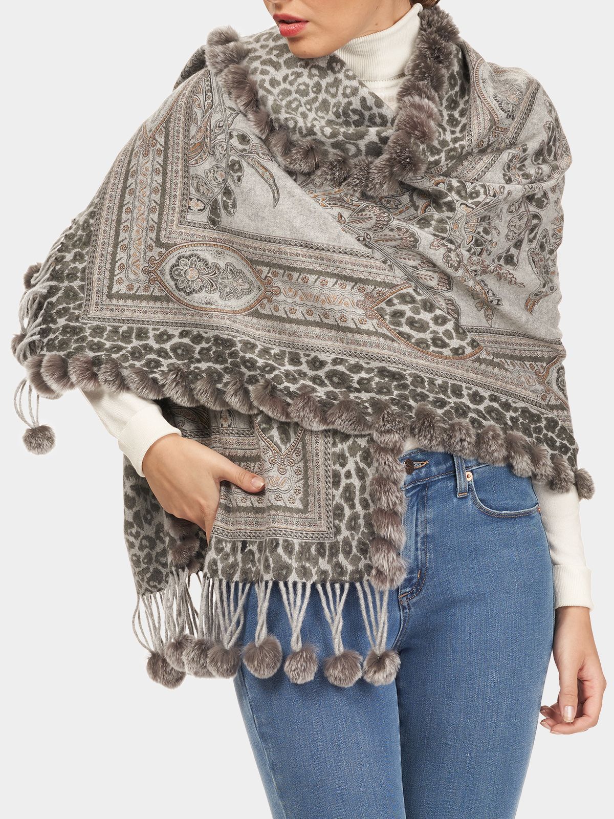 Woman's Gray Paisley/Animal Print Double Face Wool Wrap