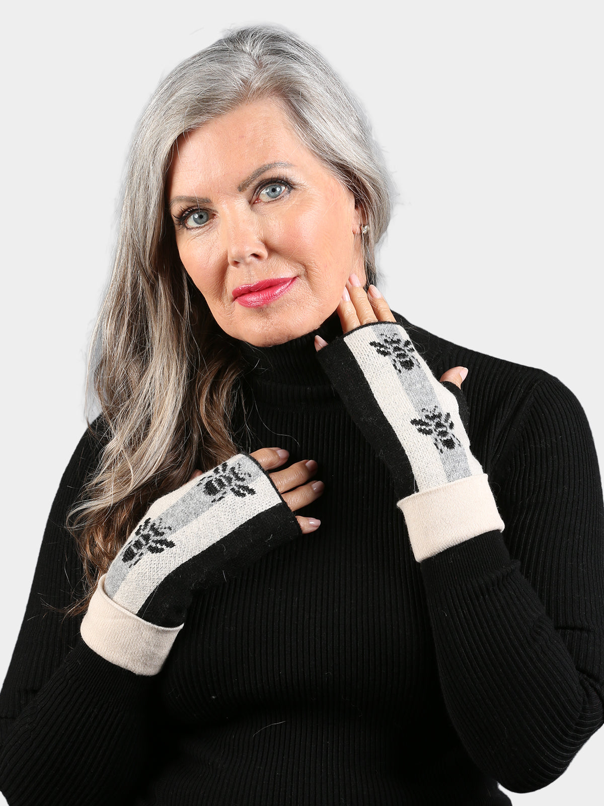 Woman's Black & Cream Fingerless Gloves