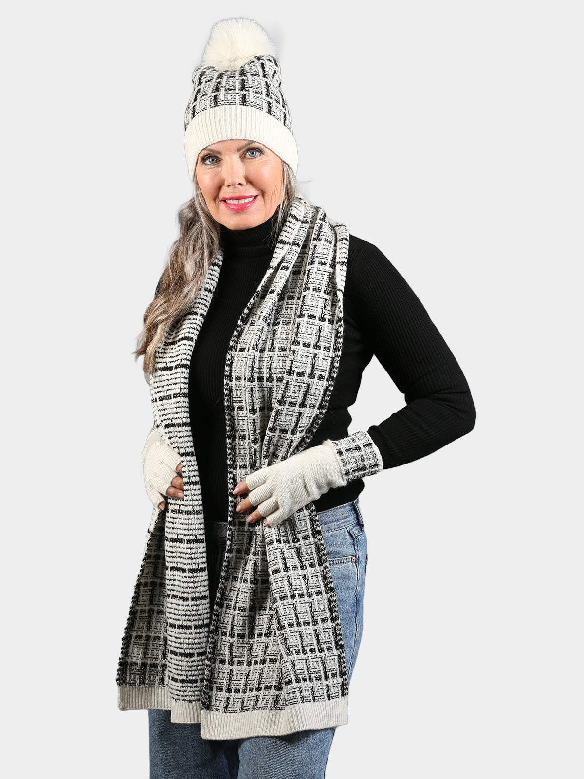 Woman's Ivory Mix Knit Tweed Scarf