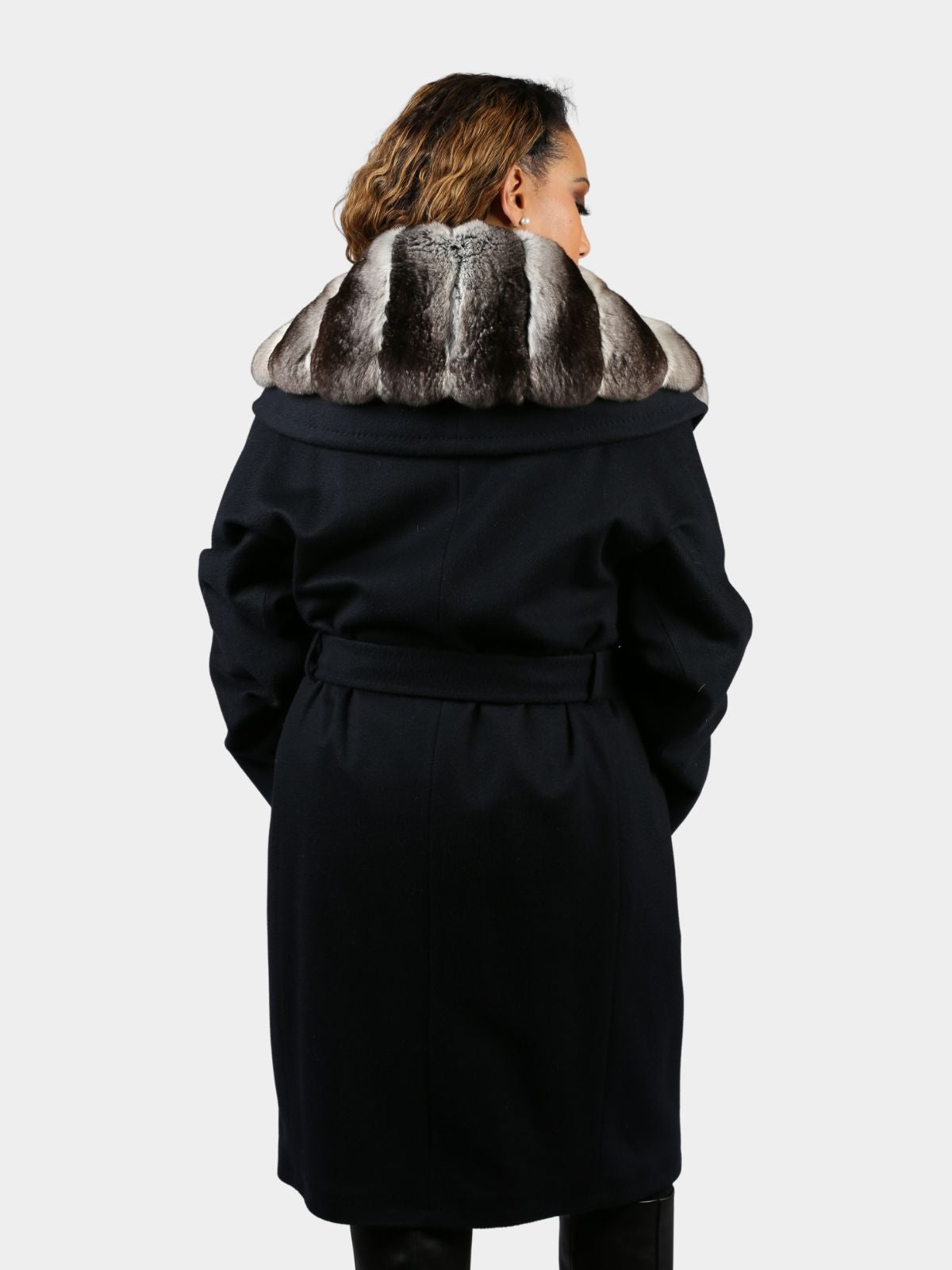 Women's Cashmere Coat with Natural Chinchilla Collar